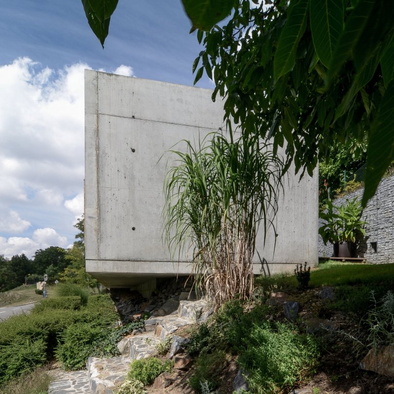 Vila nad vodopádem - Lysolaje