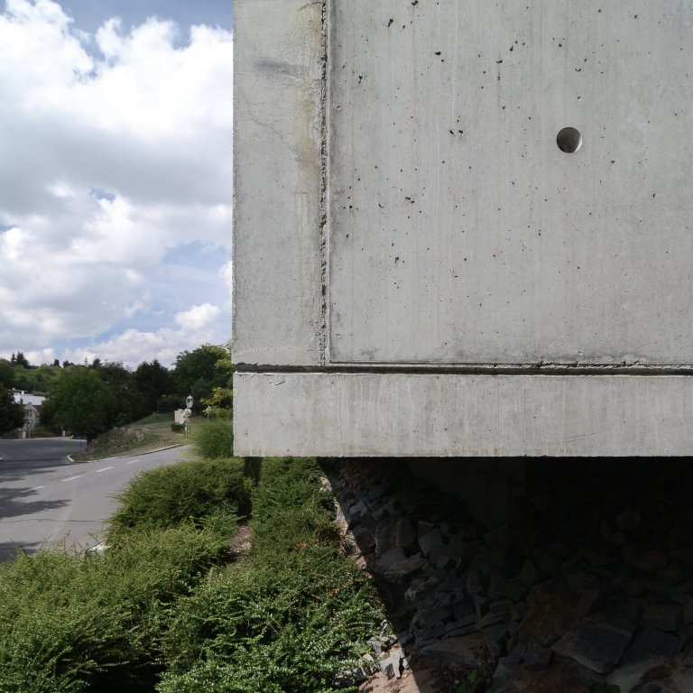 Vila nad vodopádem - Lysolaje