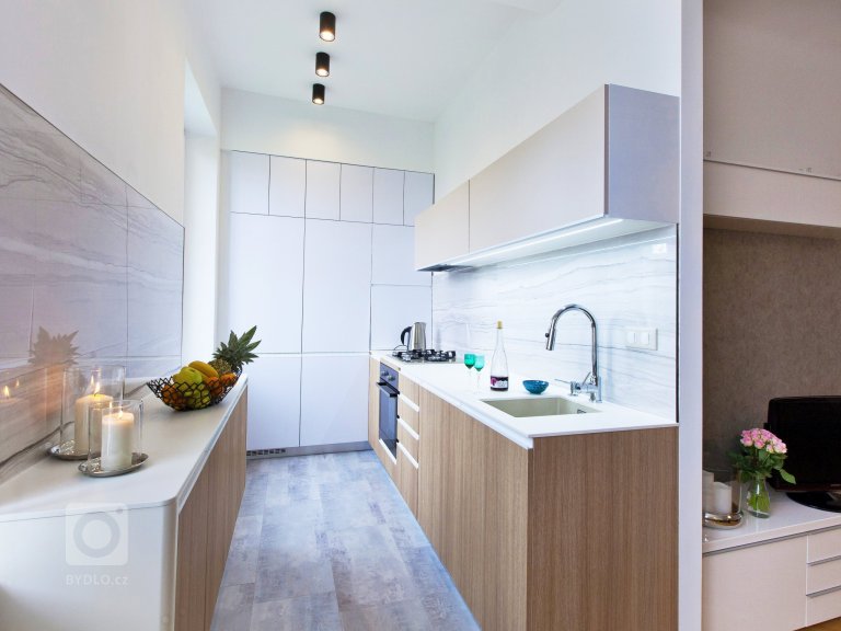 add picture to album