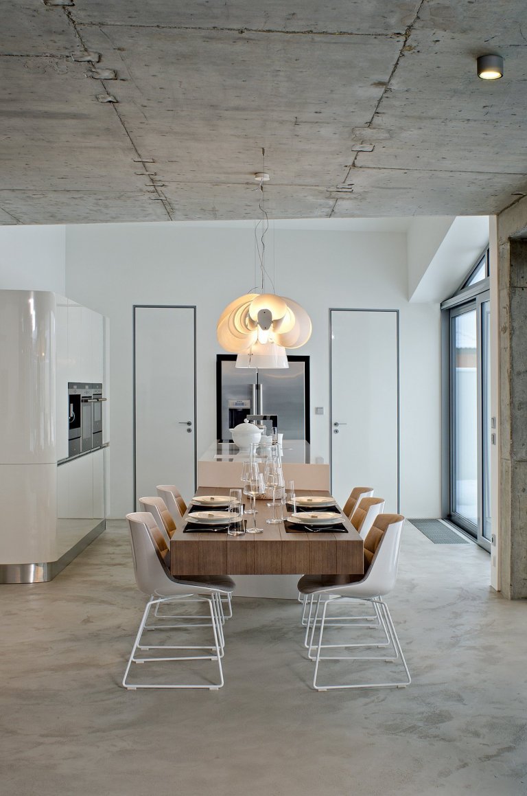 Interiér novostavby rodinného domu

Design: OOOOX| Ing. Arch. Radka Valová, Ing. Arch. Pavla Doležalová


Dispozice &ndash; dispozici jsme proti původnímu…