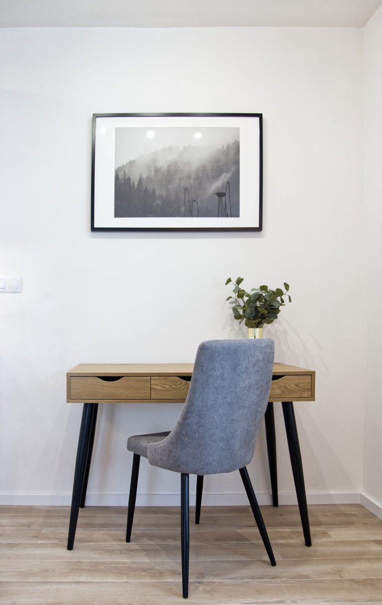 Devadesátimetrový byt&nbsp;pro tříčlennou rodinu. Majitelé si konečně pořídli vysněné bydlení v novostavbě a nechali nám tak volnou ruku, aby v bytě bylo vše…