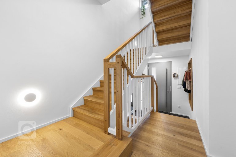 add picture to album