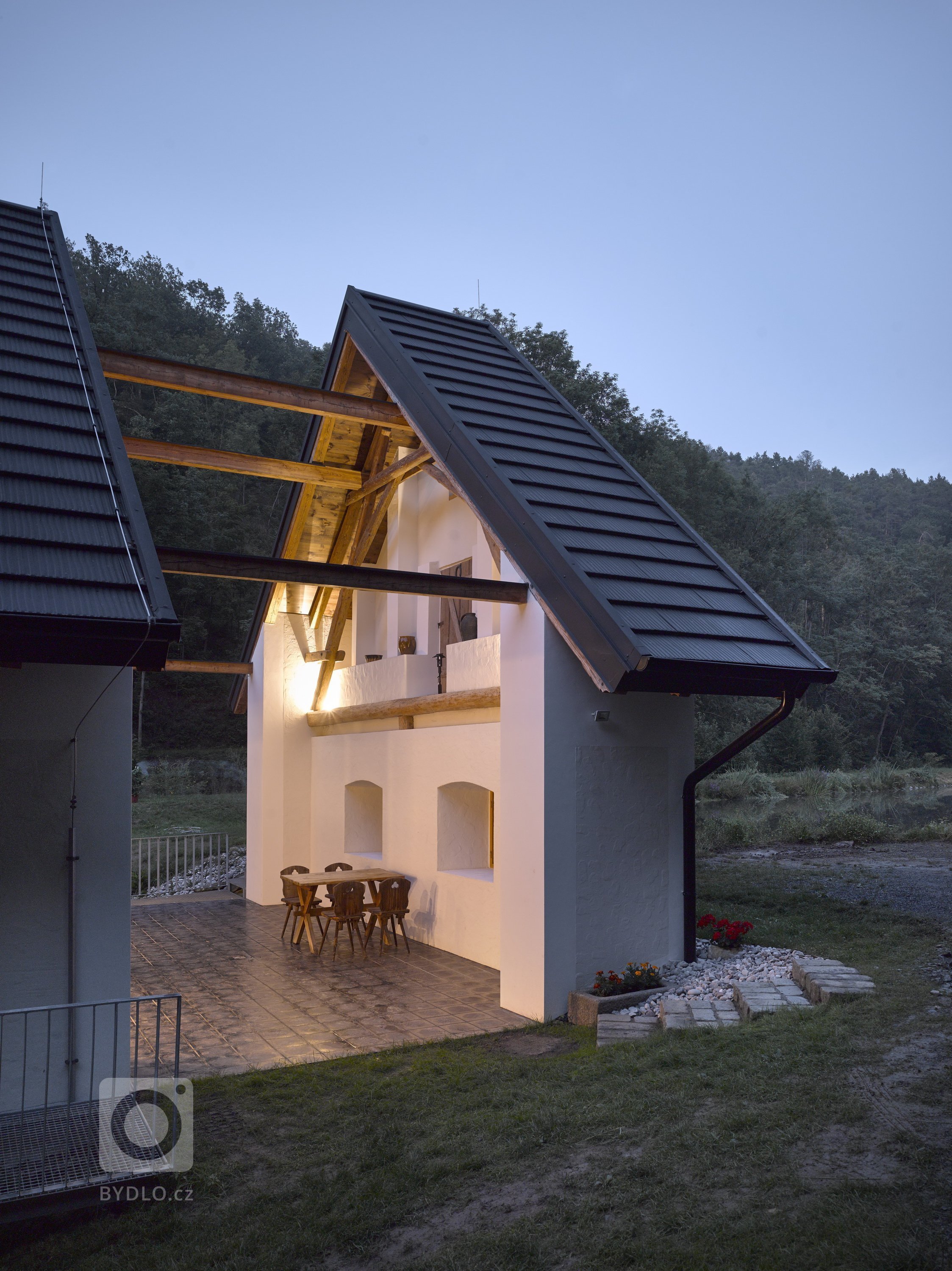 Již od prvního setkání s&nbsp;majiteli bylo jasné zadání, jaké má jejich budoucí bydlení splňovat požadavky: "Má být neotřelé a přitom neokázalé".…