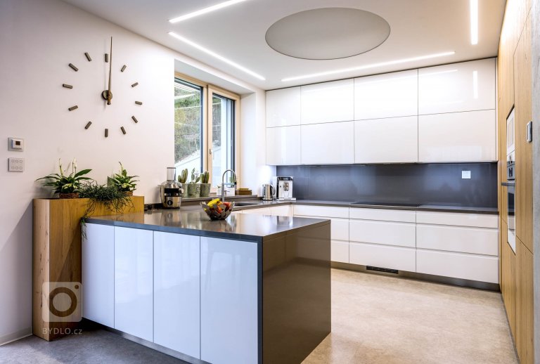 add picture to album