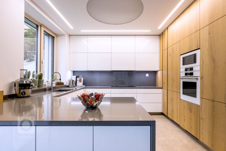 add picture to album