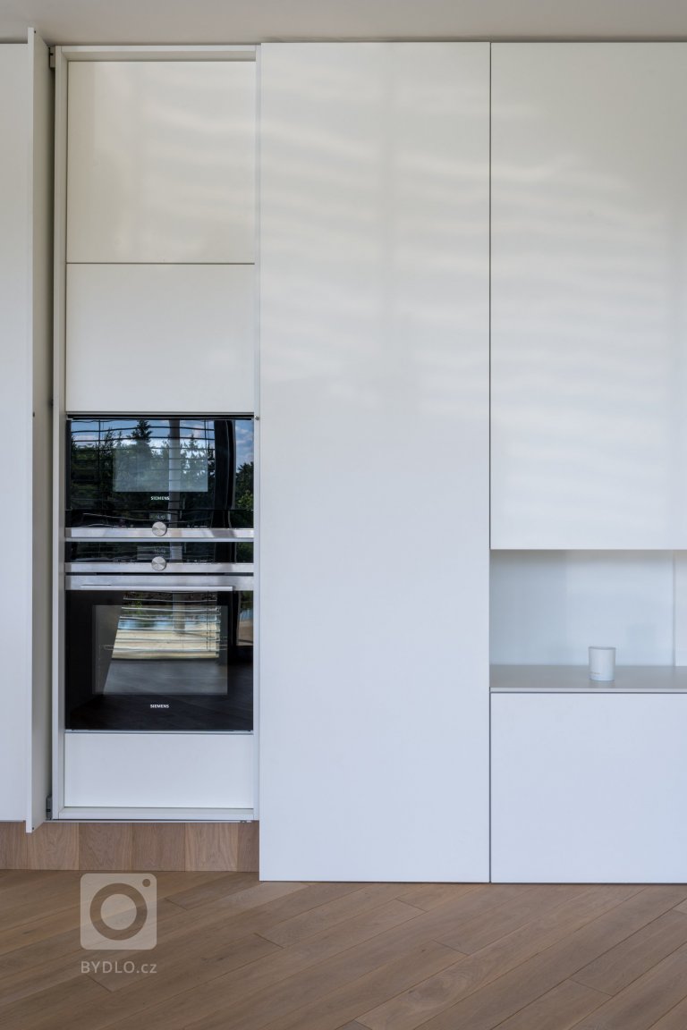 add picture to album