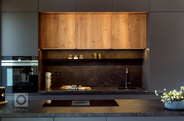 add picture to album