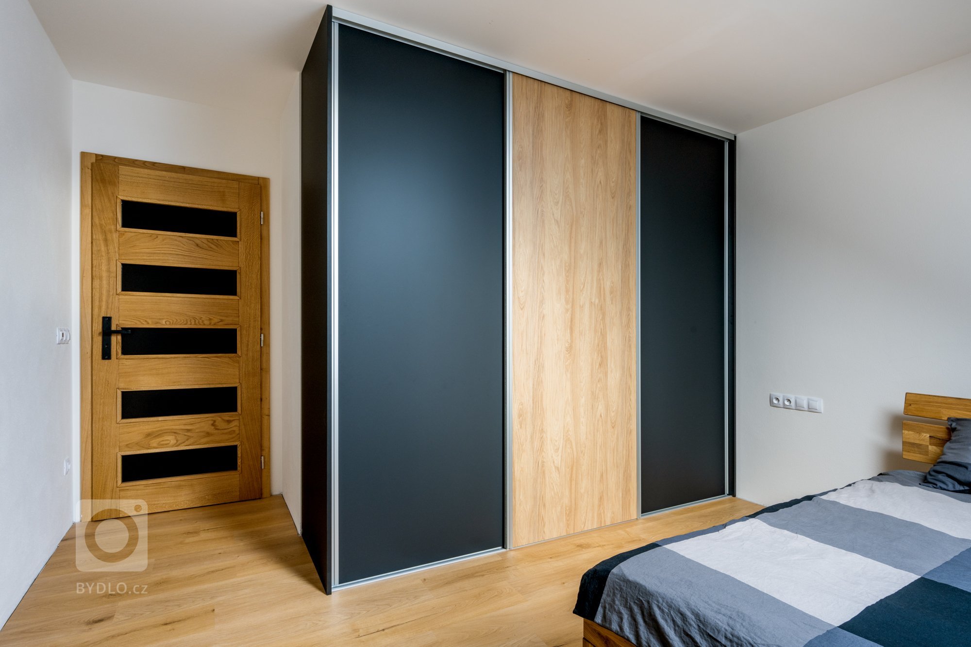 Nejlepší design má vždy pevné základy&nbsp;

Žula. Pevná, krásná, trvalá. Málokterý materiál v sobě tak výrazně a zároveň přirozeně spojuje kouzlo podmanivého…