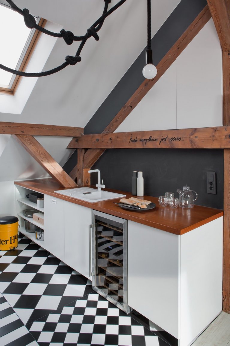 Loft, ve kterém najdete původní staré trámy
