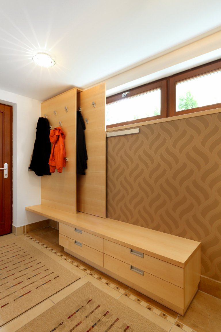 Nenuceně elegantní kuchyně ve světlých barvách, ve které nikdy nebudete nic hledat. Vše má své místo a ani kousíček nevyšel nazmar! Jako příklad můžeme uvést…