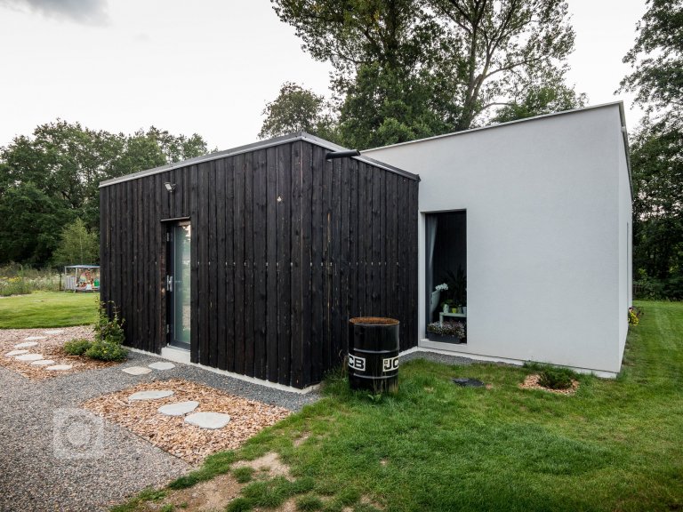 add picture to album